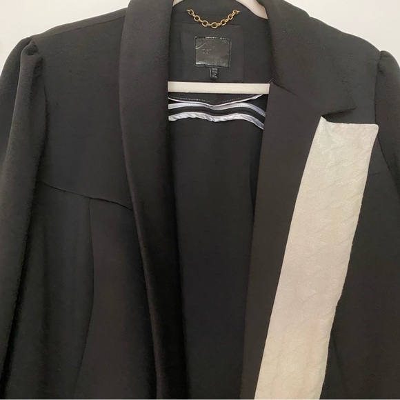 Mynt jacket or blazer, black with asymmetrical white lapel. Size 20W. - Picture 5 of 8